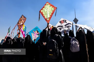 گزارش تصویری | پرواز بادبادک‌ها به یاد کودکان میناب