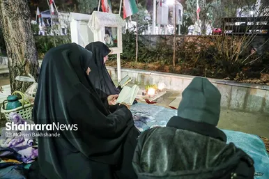 گزارش تصویری | مراسم احیای سومین شب قدر در جوار گلزارشهدای بهشت‌رضا(ع) (۳ فروردین ۱۴۰۴)
