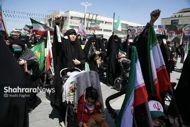 گزارش تصویری| راهپیمایی کالسکه سواران در اربعین رهبر شهید انقلاب در مشهد