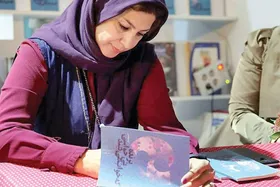 گفتگو با لیلی طالقانی به مناسبت انتشار نخستین دفتر شعرش &laquo;پرنده بی&zwnj;حواسی که خواب می&zwnj;بیند&raquo;