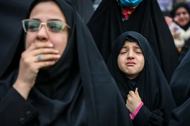 تشییع دو تن از شهدای حادثه تروریستی گلزار شهدای کرمان در مشهد