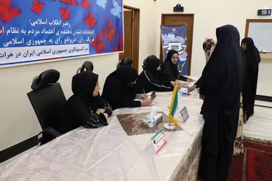 عکس‌هایی از دور دوم چهاردهمین دوره انتخابات ریاست جمهوری ایران در هرات