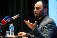سخنگوی دولت: قرار نیست خودروی لاکچری وارد کشور شود | خودروی اقتصادی برای قشر متوسط جامعه وارد می‌کنیم