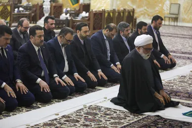 عکس‌هایی از شهید مالک رحمتی در حرم امام‌رضا(ع)