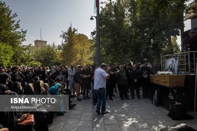 عکس‌هایی از مراسم تشییع پیکر امید جهان (۲۵ شهریور ۱۴۰۴)