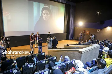 اکران مردمی فیلم سینمایی آپاراتچی با حضور عوامل در مشهد