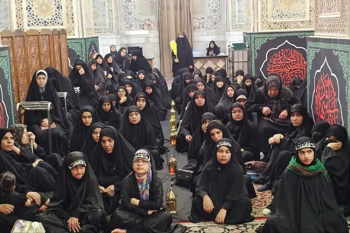 مراسم «ریحانه الحسین» در حرم رضوی؛ بانوان عرب زبان به سوگ حضرت رقیه (س) نشستند
