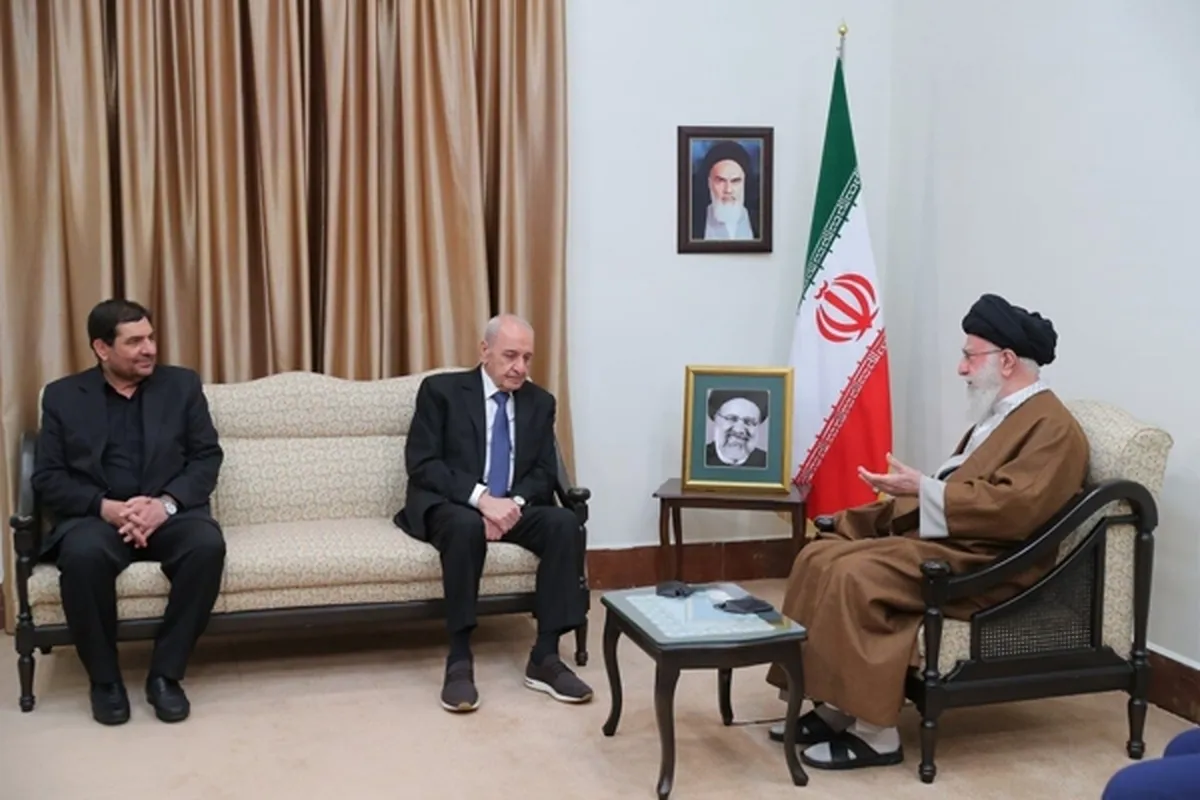 آیت الله خامنه ای: ملت ایران از این حادثه تلخ به عنوان یک فرصت استفاده خواهد کرد + فیلم و عکس