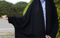 نکات مهمی که بانوان محجبه باید در مورد انتخاب چادر مشکی مناسب تابستان بدانند