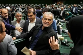 نماینده مشهد و کلات در مجلس شورای اسلامی: مجلس به بهانه تعامل با دولت چهاردهم، از اصول و خطوط قرمز خود عدول نمی&zwnj;کند