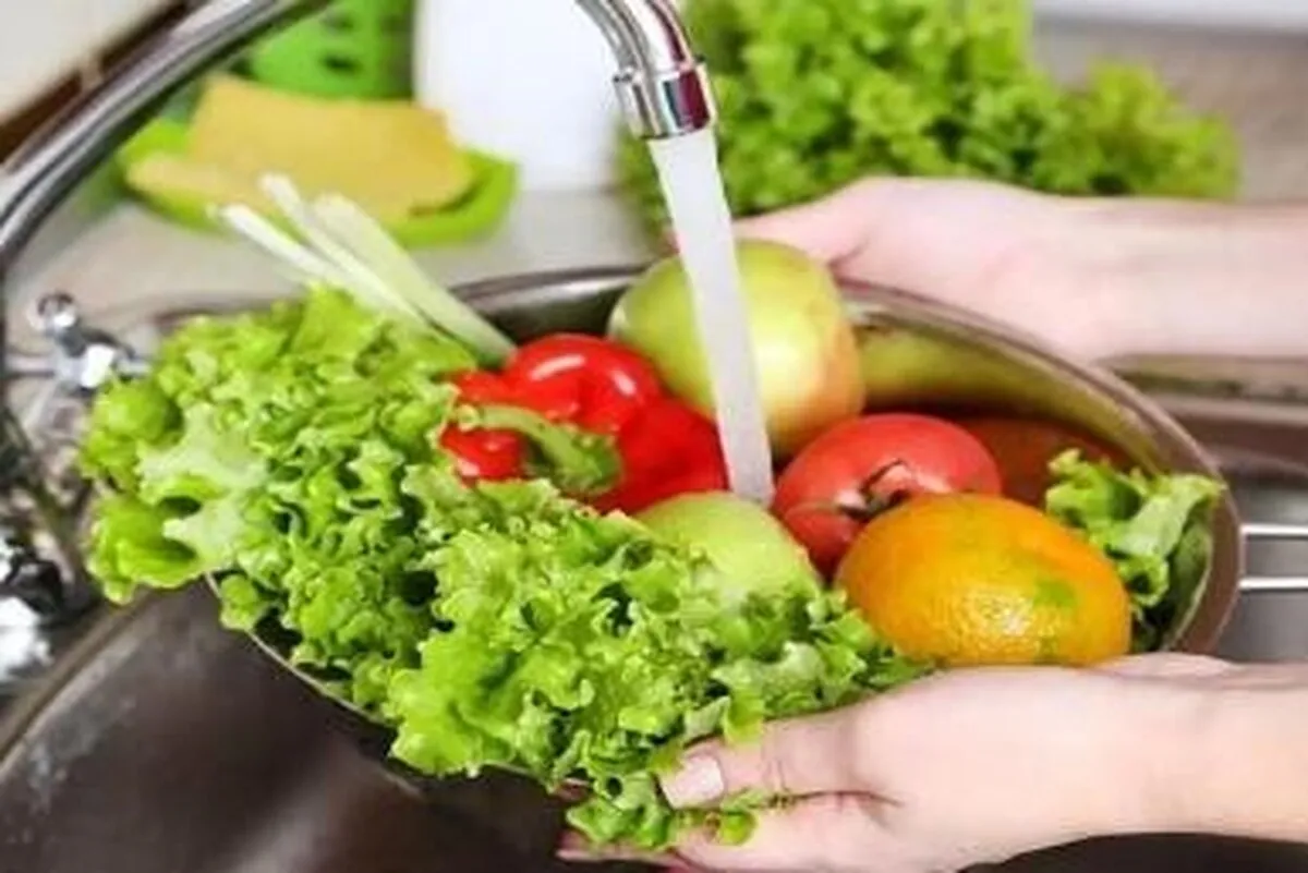 میوه‌ها و سبزیجات را برای پیشگیری از عفونت‌های گوارشی، ضدعفونی کنید