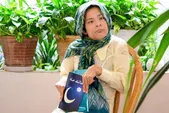 گفتگو با دختر توانیاب مشهدی که آرزوهایش را کتاب کرده است | مانند ماه