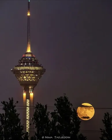 تصاویری از ابر ماه آبی زیبا در دل آسمان شب