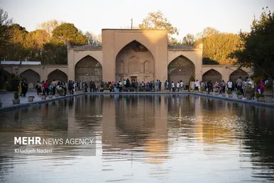 ایران زیباست | کاخ چهلستون اصفهان