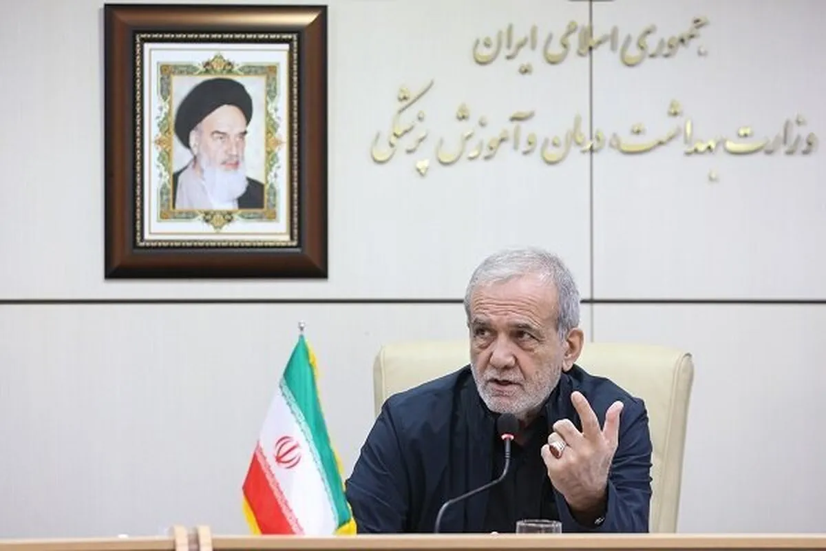 رئیس جمهور: پزشکان از قالب‌های محدود خارج شوند