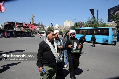 گزارش تصویری | حال و هوای خیابان امام رضا (ع) مشهد، ۴ ساعت قبل از تشییع پیکر رهبر شهید انقلاب