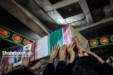 مراسم تدفین پیکر ۳ شهید گمنام در میدان شهدا مشهد