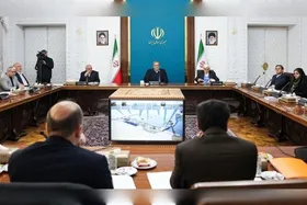 پزشکیان: تکمیل کریدور&zwnj;های ریلی و جاده&zwnj;ای برای اتصال بنادر کشورمان به یکدیگر ضروری است