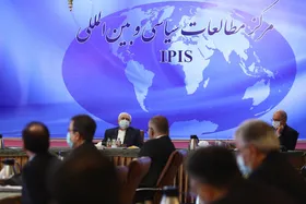 ظریف:&zwnj; وزارت خارجه توسعه&zwnj;گرا باید یک دستگاه سیاسی و اقتصادی باشد