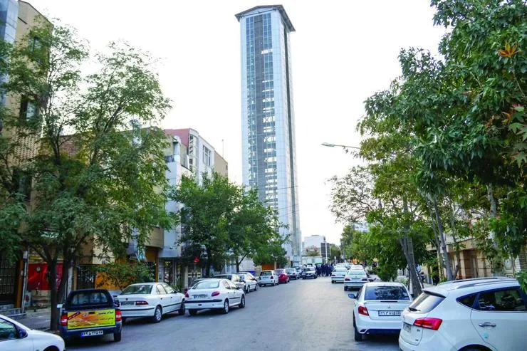 گفتگوی مستقیم مدیرعامل الیت با مردم به دنبال تعطیل شدن پارکینگ امامت