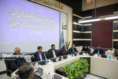 امضای سند همکاری تامین ریل ملی خطوط قطارشهری مشهد