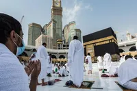 نخستین گروه زائران حج تمتع امروز عازم سرزمین وحی شدند (۵ اردیبهشت ۱۴۰۵) + فیلم