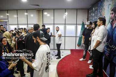 گزارش تصویری | اکران مردمی فیلم «زیبا صدایم کن » با حضور عوامل در مشهد