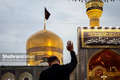 آئین اذن عزای حسینی و تعویض پرچم گنبد حرم مطهر رضوی