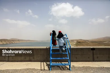 لب‌های خشکِ سدِ دوستی