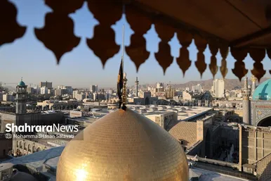 گزارش تصویری | آیین تعویض پرچم گنبد منور رضوی بعد از ۶۳ روز عزای ماه محرم و صفر