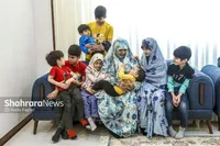 جهاد مادری | ساعتی میهمان خانواده بانوی مشهدی که در ۴۰ سالگی ۸ فرزند دارد