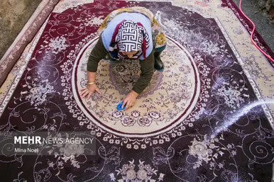 کوچه‌های تبریز خوش رنگ از قالیشویی آخر سال