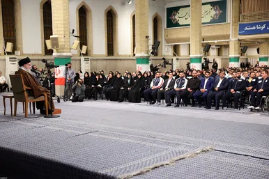 عکس‌هایی از دیدار مدال‌آوران ورزشی و علمی با رهبر انقلاب (۲۸ مهرماه ۱۴۰۴)