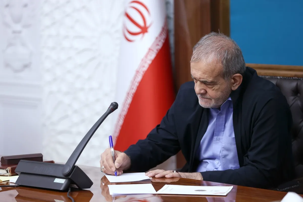 رئیس جمهور روز ملی ارمنستان را به رئیس جمهور و نخست وزیر این کشور تبریک گفت