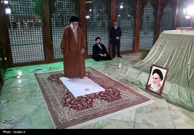 گزارش تصویری | حضور رهبر انقلاب اسلامی در حرم مطهر حضرت امام خمینی (ره)