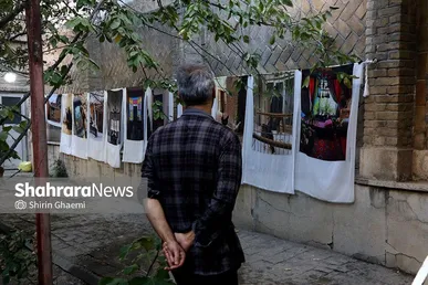 بازخوانی زندگی در قاب‌های یک خانه قدیمی | نگاهی به نمایشگاه عکس «دل و دیوار» در مشهد