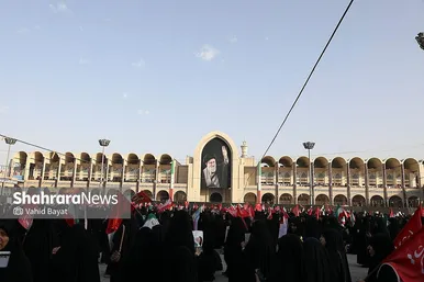 گزارش تصویری | مصلای تهران و حضور پرشور مردم در ساعات ابتدایی برای وداع با آقای شهید ایران