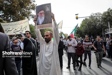 راهپیمایی مردم مشهد در محکومیت جنایت تروریستی در حرم مطهر شاهچراغ (ع)