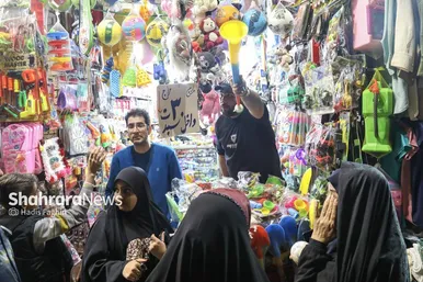 گزارش تصویری | حال‌وهوای بازار در شب‌های نزدیک به عید نوروز ۱۴۰۴
