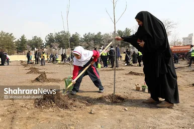 پویش سراسری درخت‌کاری در بوستان جهانشهر