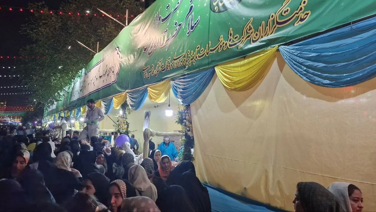 توزیع ۵۰۰ هزار وعده پذیرایی در بزرگ‌ترین موکب جشن خیابانی امام‌رضا(ع)