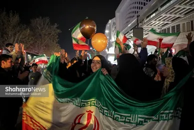 شادی مردم مشهد بعد از برد تیم ملی ایران