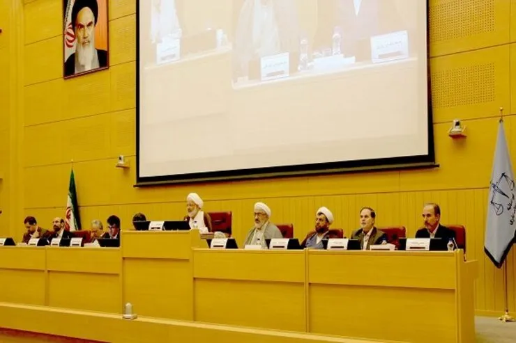 کمیسیون تنظیم مقررات حق دخالت در صلاحیت حرفه‌ای مدیران را ندارد