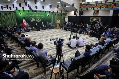دیدار خبرنگاران و اصحاب رسانه با آیت الله علم الهدی به مناسبت روز خبرنگار