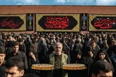 جاماندگان پیاده روی اربعین حال و هوای شهر مشهد را کربلایی می‌کنند | بُعد منزل نبود در سفر روحانی