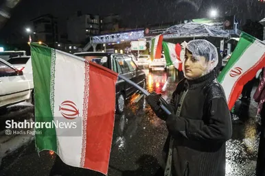 گزارش تصویری | باران رحمت الهی، برکت شصت‌ویکمین شب حضور مردم مشهد در خیابان
