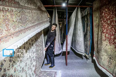 عکس‌هایی از یک کارگاه قالیشویی در آستانه نوروز
