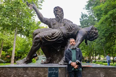 رونمایی از مجسمه « رستم و سهراب »