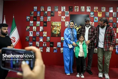 اکران مردمی فیلم سینمایی آپاراتچی با حضور عوامل در مشهد