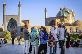 کسب درآمد نزدیک به ۷.۵ میلیارد دلار از ورود گردشگران خارجی به ایران در سال ۱۴۰۳